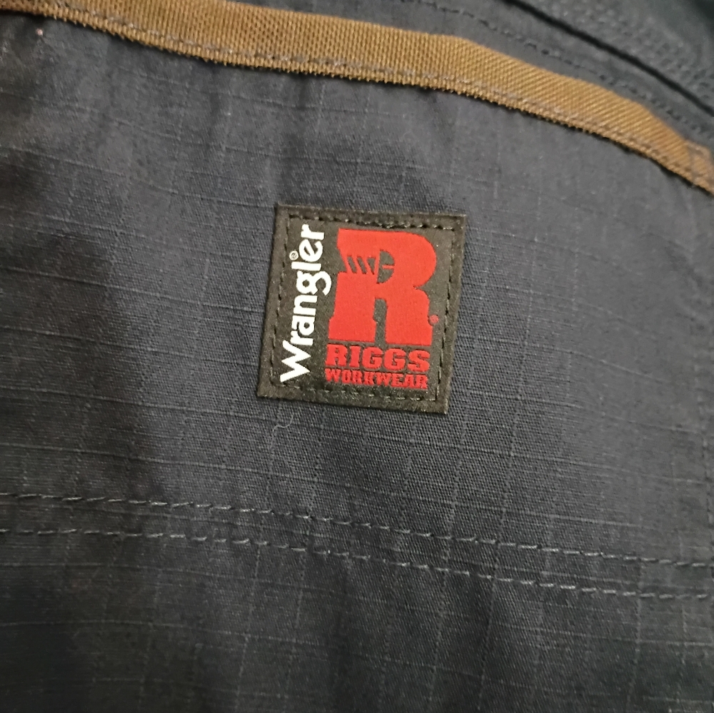 Men's Navy Cargo Pants - Picture 5 of 10